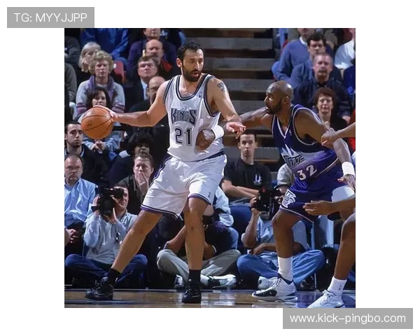 弗拉德·迪瓦茨内线高效传导球对比同代中锋明显提升球队进攻节奏