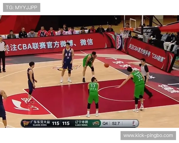 篮球比赛中的计时规则解析：为何有时暂停后不秒停